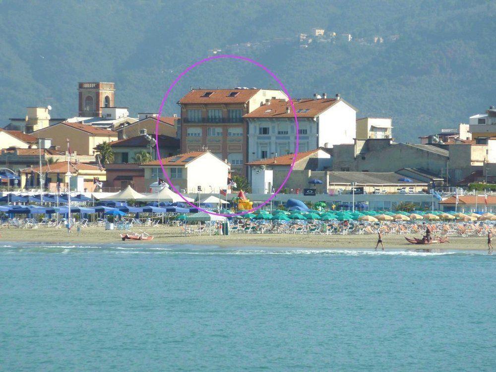 Hotel Liberty Viareggio Exterior foto