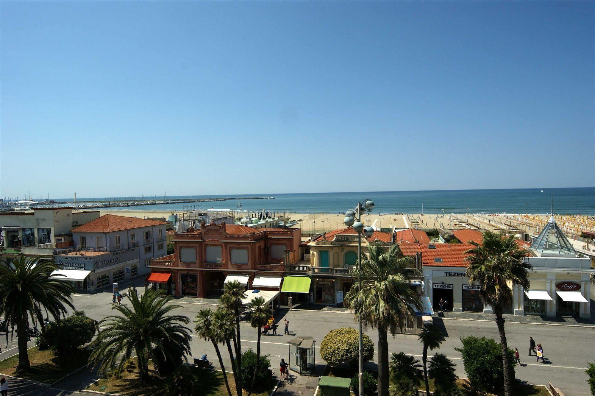 Hotel Liberty Viareggio Exterior foto